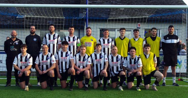 Neyland line up before kick off
