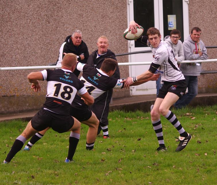 Winger Gareth Davies on his way to a try for Nantgaredig at Bierspool