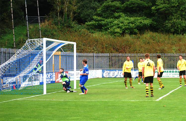 Steffan strikes brilliant hat-trick for high-flying Bluebirds