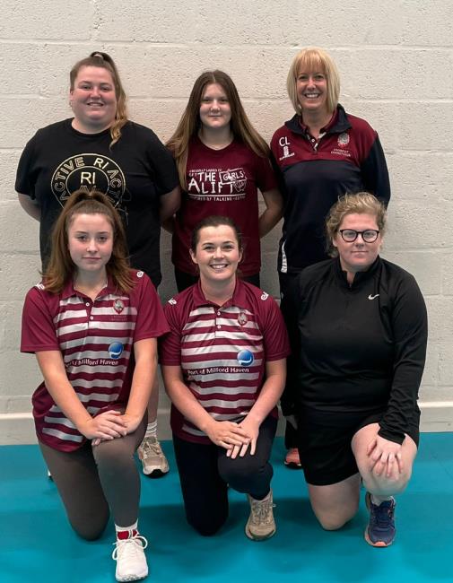 Cresselly - now clear ladies at the top of the table