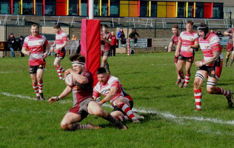 Crymych grab a try under the posts