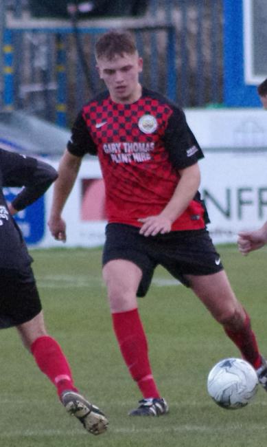 Glover grabs glory goal for Clarbie