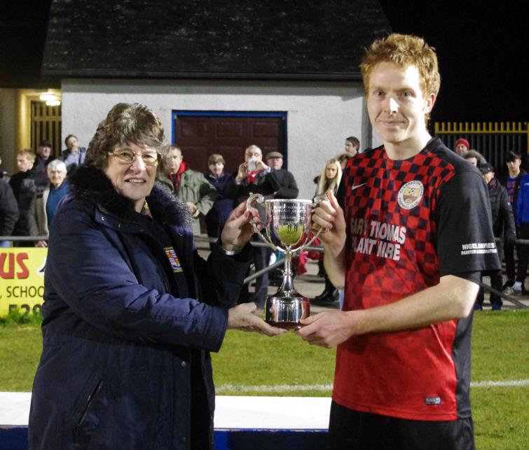 Glover grabs glory goal for Clarbie