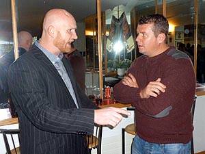 Fans enjoy a cracking evening with Wales’s football legend John Hartson