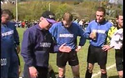 Chris Tansey giving his half time team talk