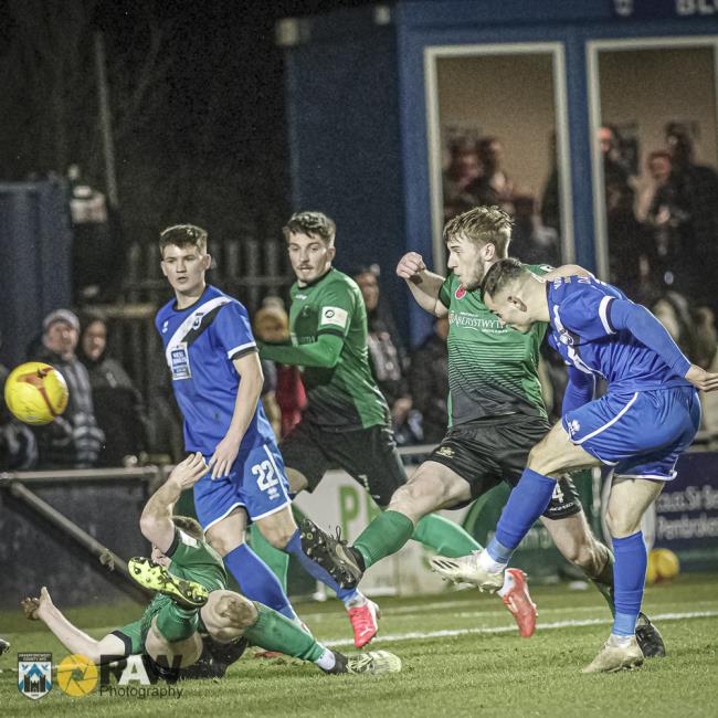 Jordan Davies has a shot. Picture Matthew Kelly - Rawphotography